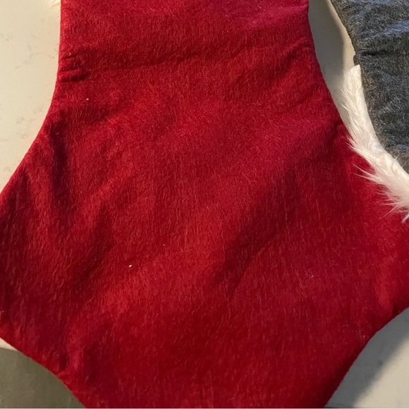 Set of holiday pet paw stockings - Picture 6 of 6